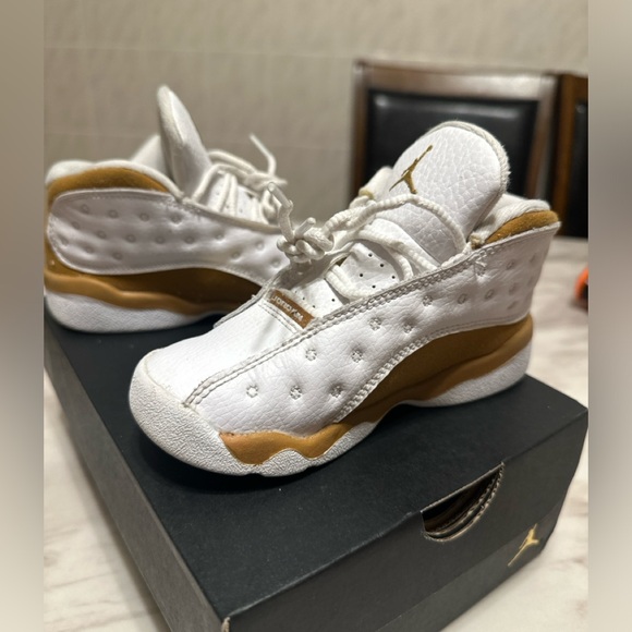 Jordan 13 Retro size 9c - Picture 4 of 7